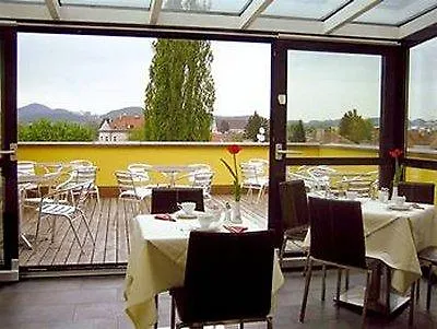 Plaza Hotel 3*
